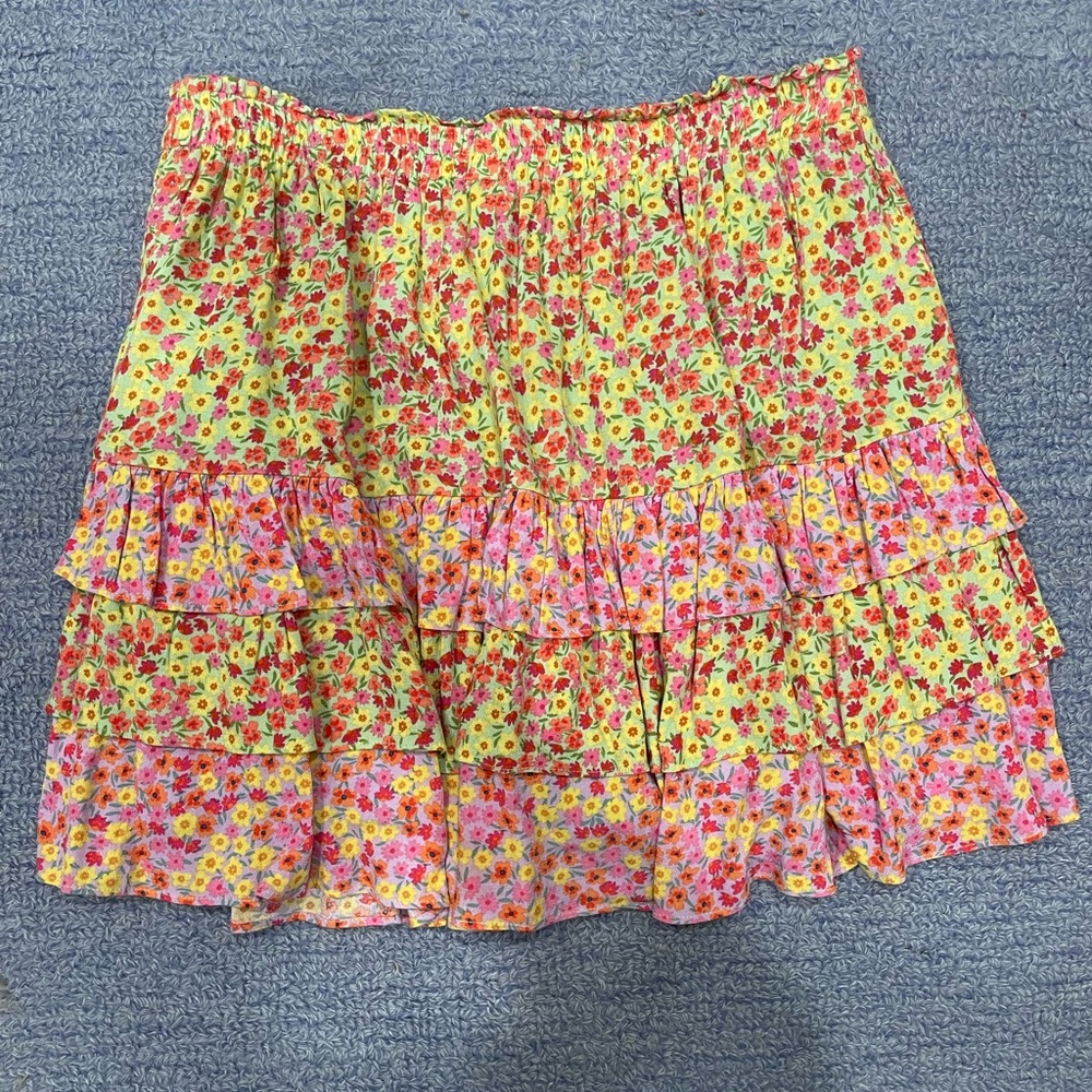 Dress Forum Tiered Ruffle Skirt Size L